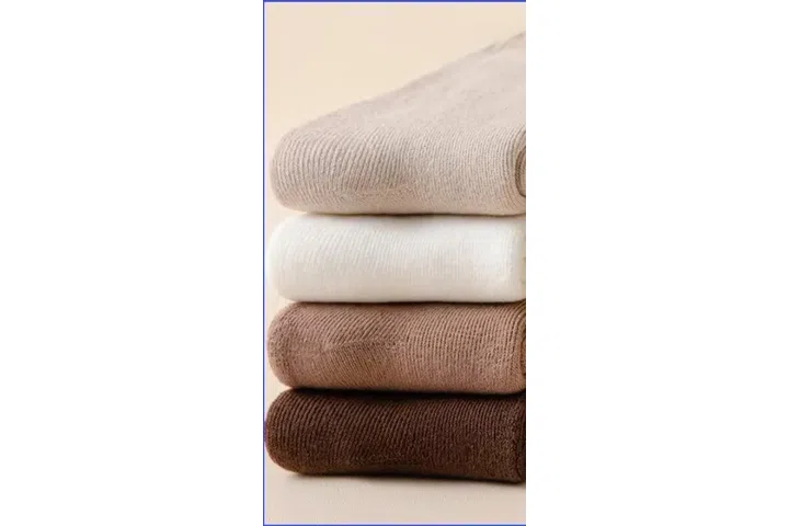 Representative commercial sample visual for Custom Crew Socks SKU 715 in the DK Marketplace.