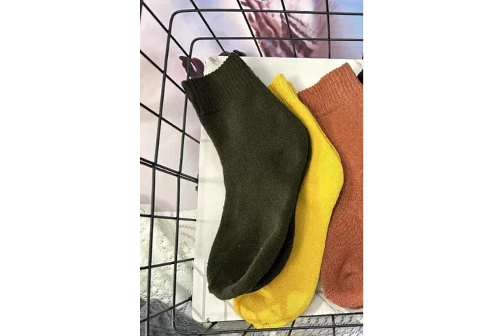 Representative commercial sample visual for Custom Crew Socks SKU 810 in the DK Marketplace.